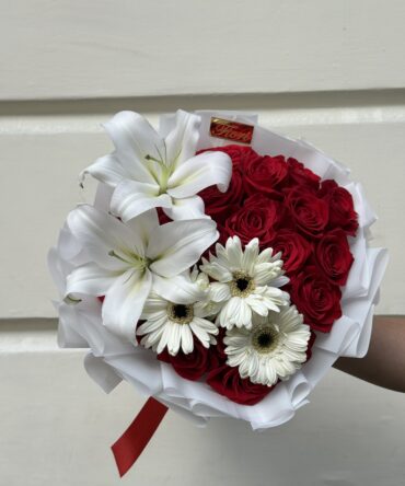 Bouquet de 24 rosas con gerbera