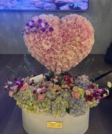 Corazón 3D con base en flores