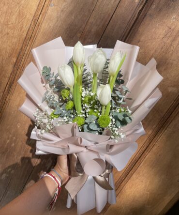 Cinto tulipánes con complementos