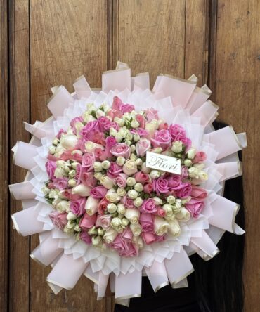 Cien rosas con baby rosas en tonos pastel