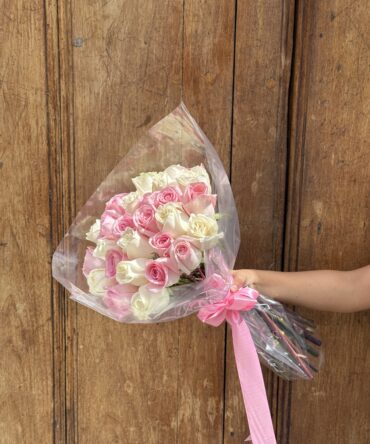 Capuchón dos tonos de veinticuatro rosas